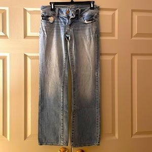 AMERICAN EAGLE JEANS